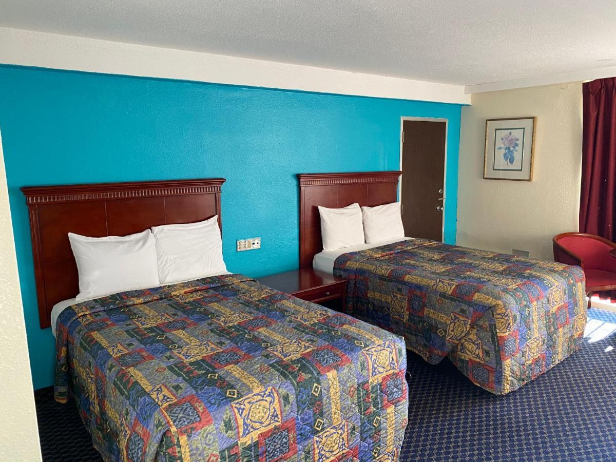 Travel Inn Petersburg Esterno foto