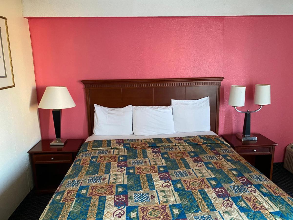 Travel Inn Petersburg Esterno foto