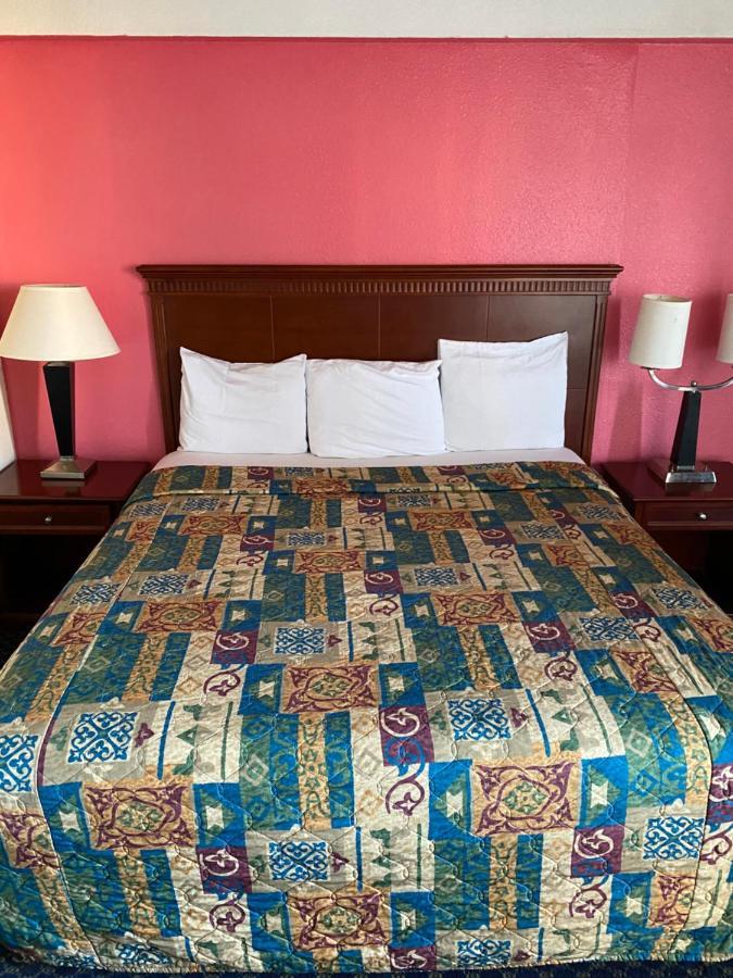 Travel Inn Petersburg Esterno foto
