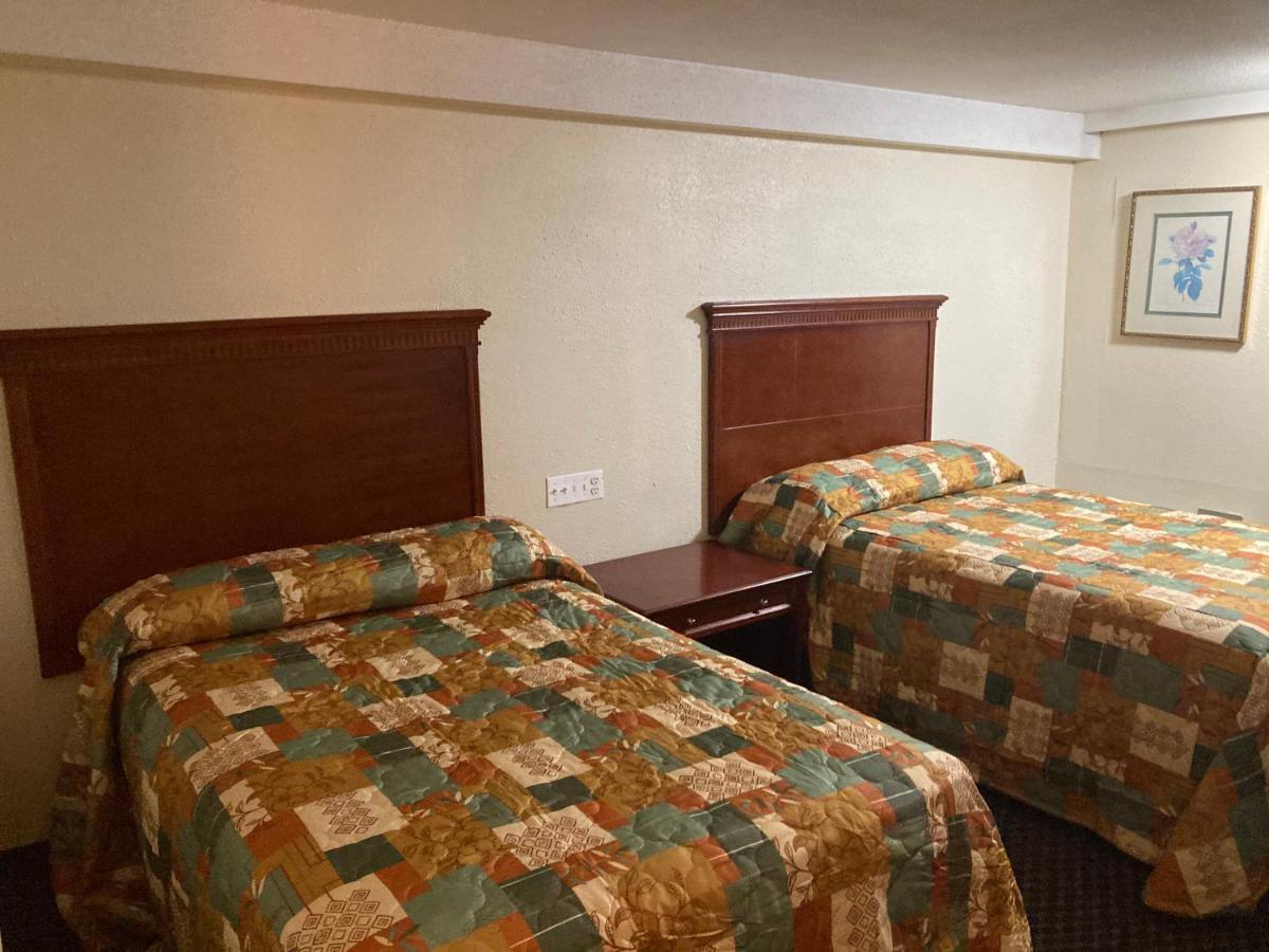 Travel Inn Petersburg Esterno foto