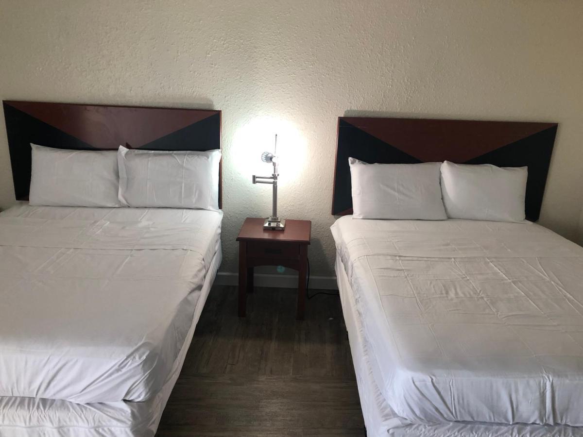 Travel Inn Petersburg Esterno foto