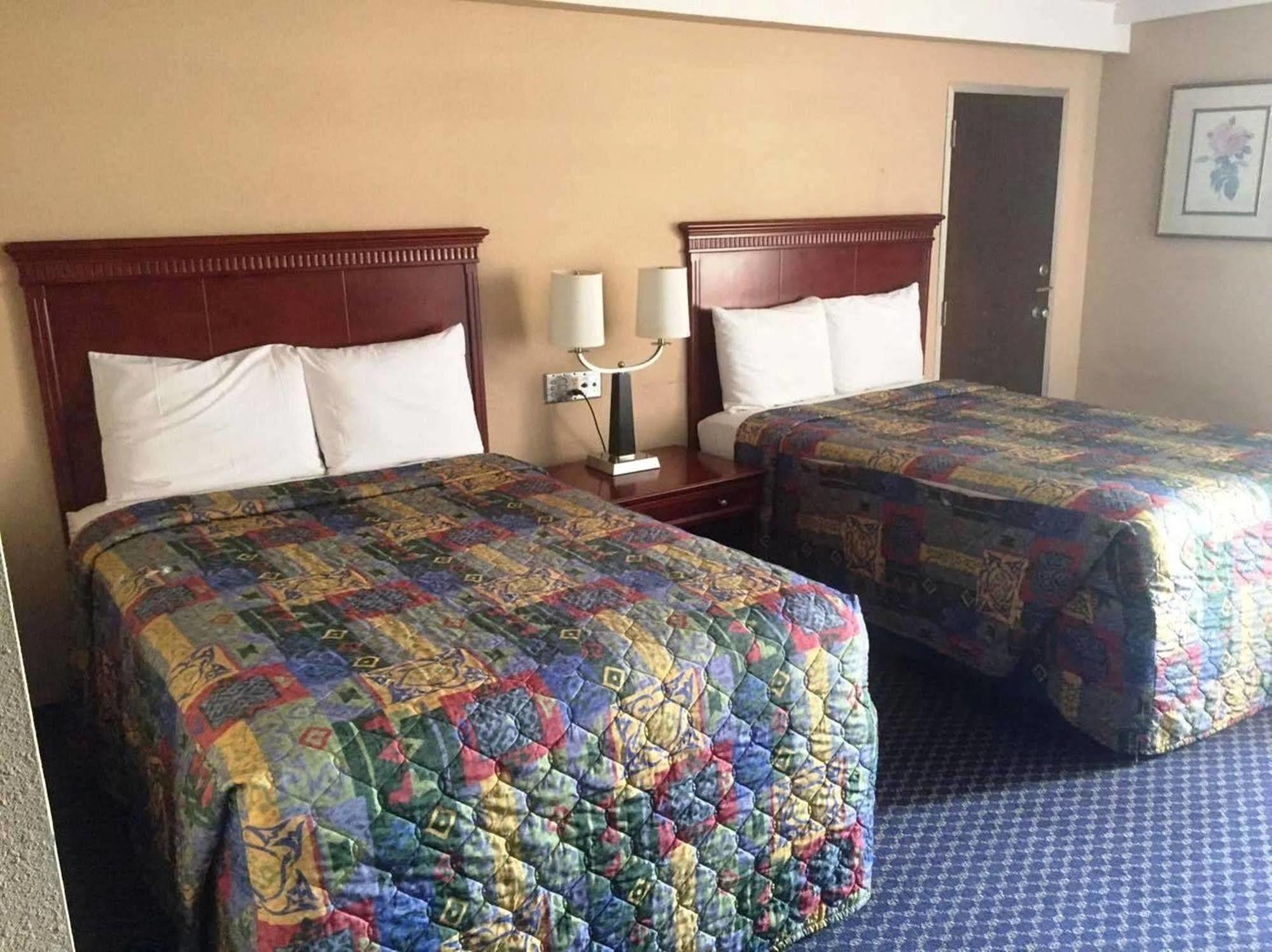 Travel Inn Petersburg Esterno foto