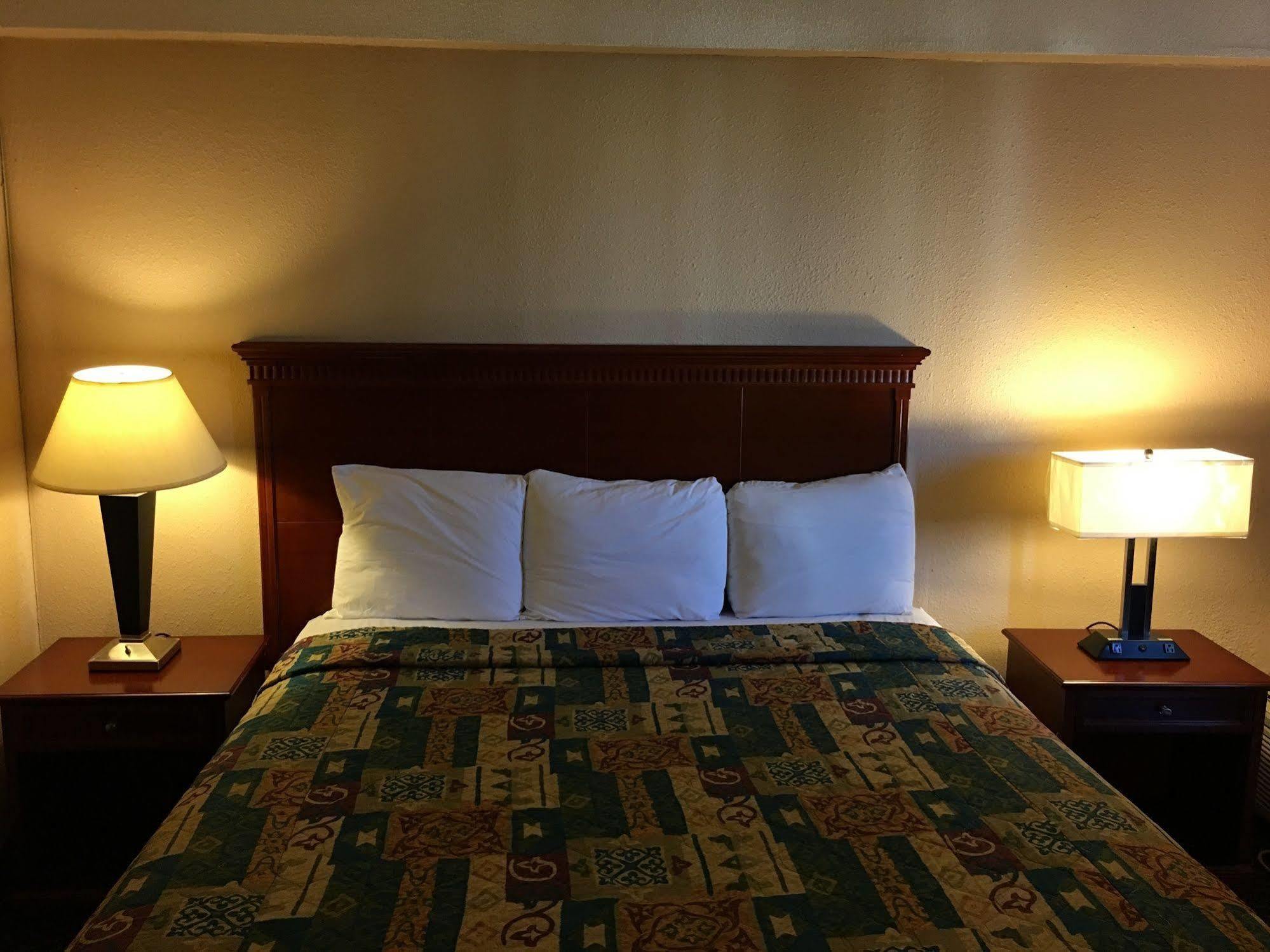 Travel Inn Petersburg Esterno foto