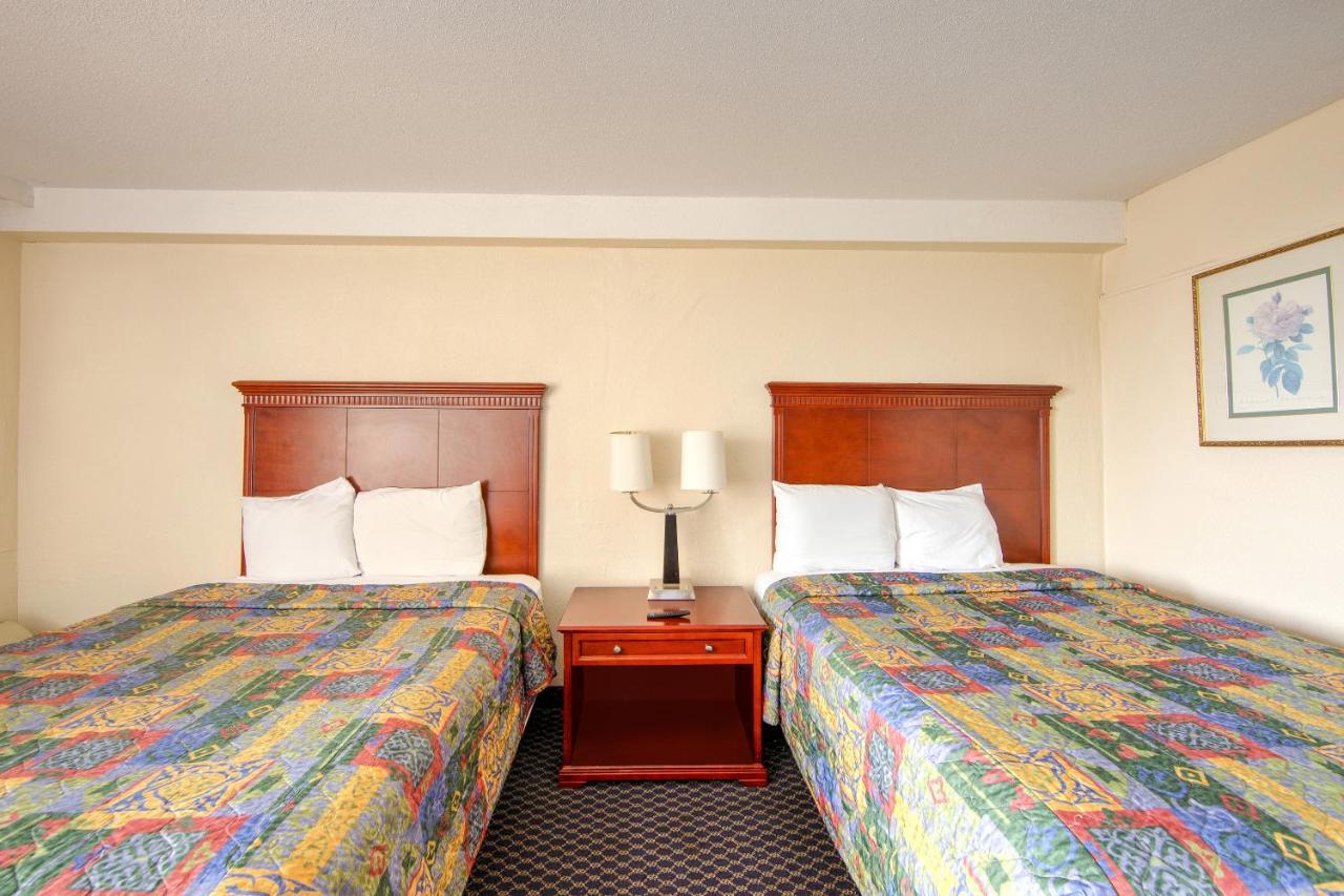 Travel Inn Petersburg Esterno foto